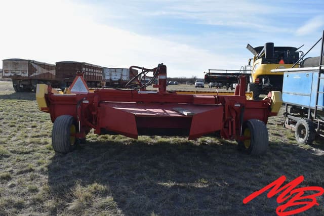 Image of New Holland 116 equipment image 4