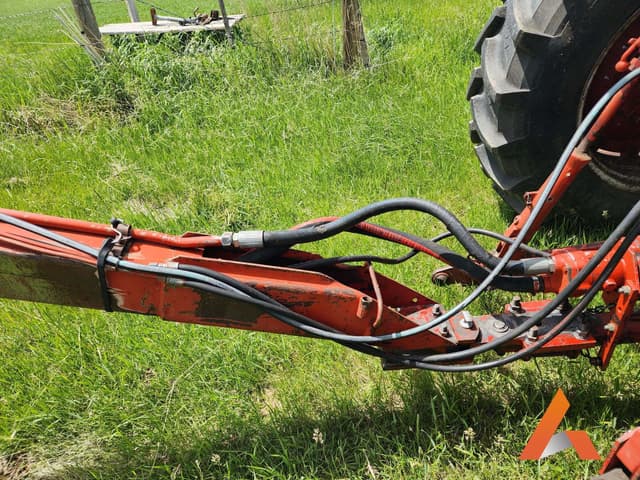 Image of New Holland 116 equipment image 2