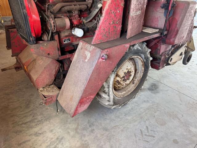 Image of New Holland 1281  equipment image 3