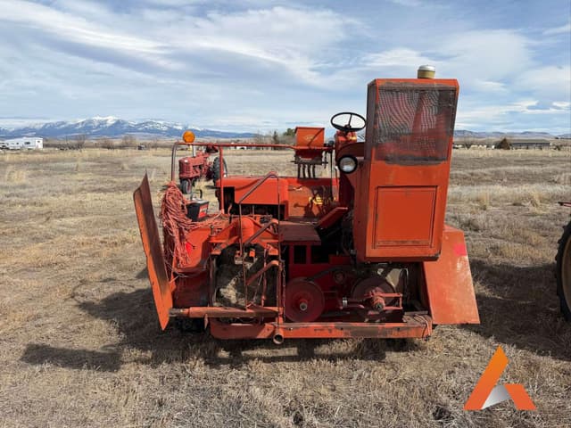 Image of New Holland 1282 equipment image 3
