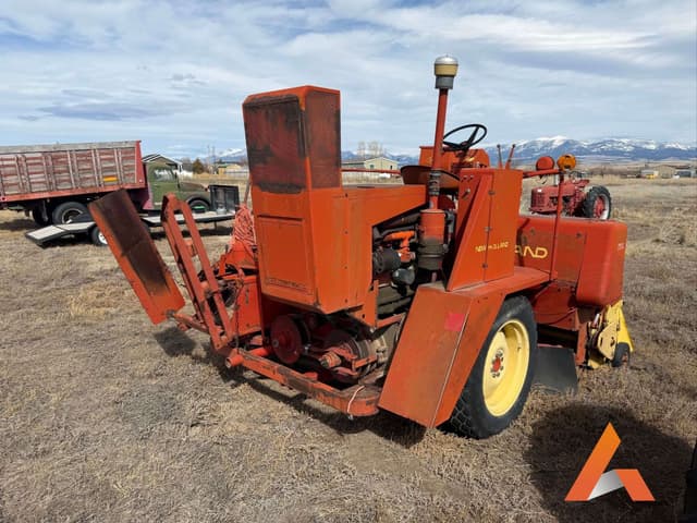 Image of New Holland 1282 equipment image 4