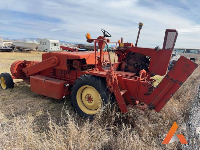 Image of New Holland 1282 equipment image 2