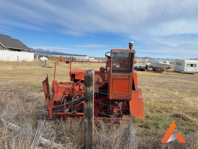 Image of New Holland 1282 equipment image 3