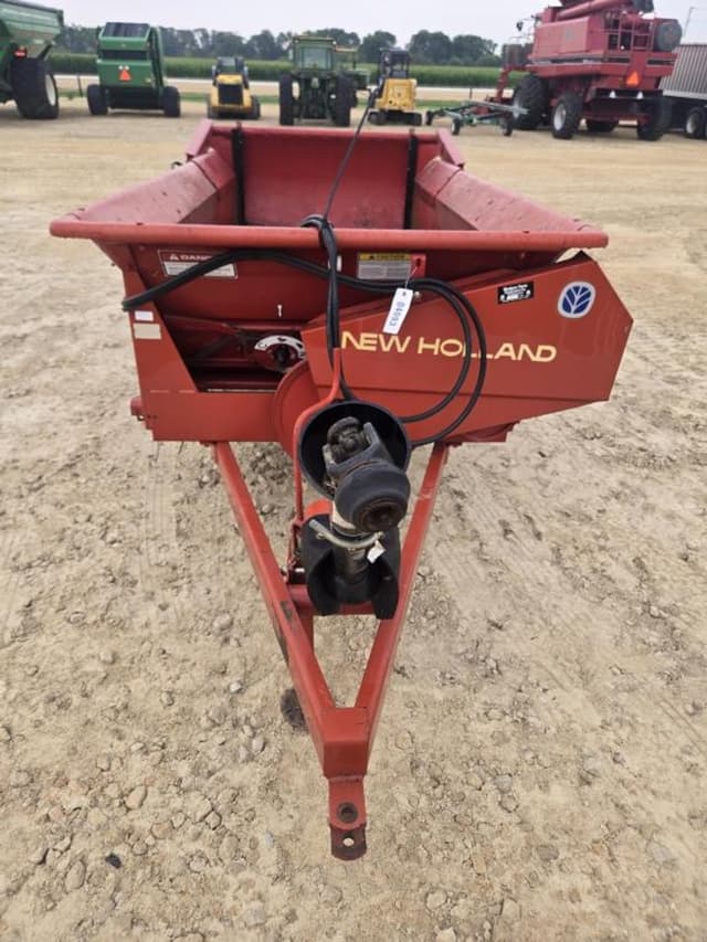 Image of New Holland 130 equipment image 2