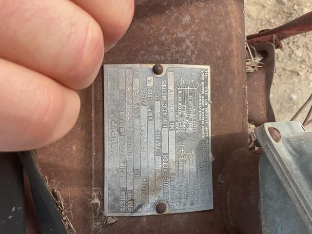 Image of New Holland 132 equipment image 4