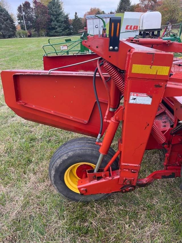 Image of New Holland 1409 equipment image 3