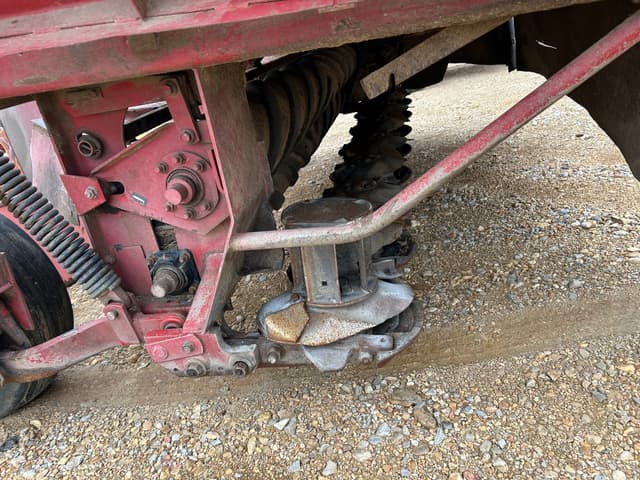 Image of New Holland 1411 equipment image 3