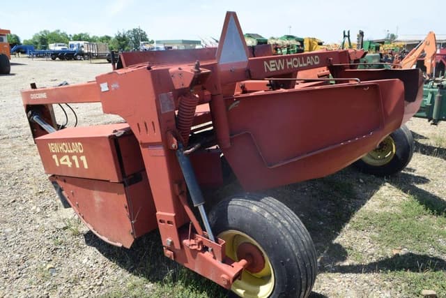 Image of New Holland 1411 equipment image 2