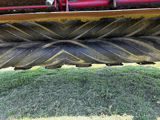 Image of New Holland 1431 equipment image 3