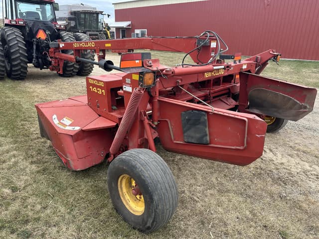 Image of New Holland 1431 equipment image 3