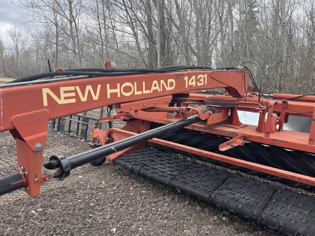 Image of New Holland 1431 equipment image 1