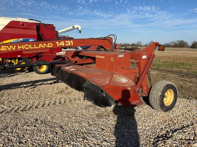 Image of New Holland 1431 equipment image 2
