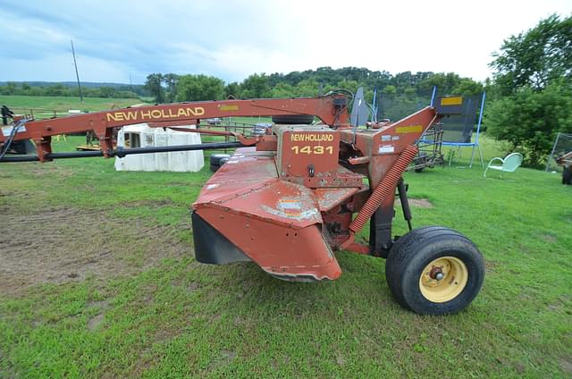 Image of New Holland 1431 equipment image 2