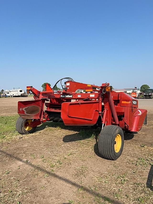 Image of New Holland 1431 equipment image 3