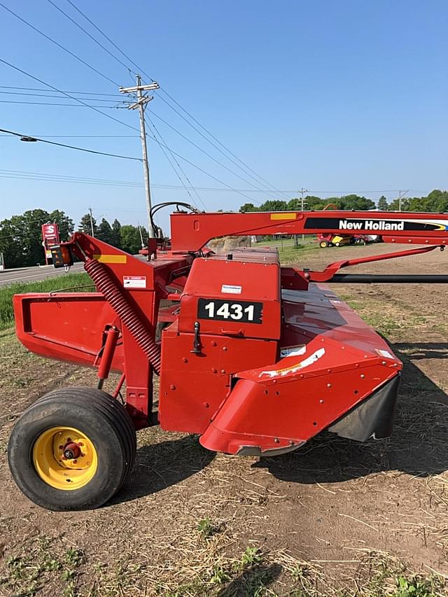 Image of New Holland 1431 equipment image 2