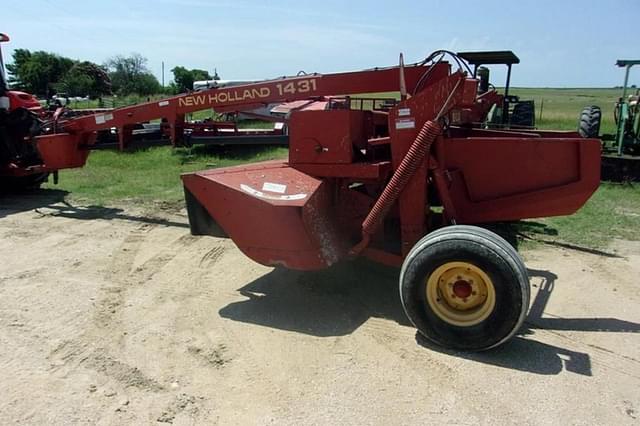 Image of New Holland 1431 equipment image 4