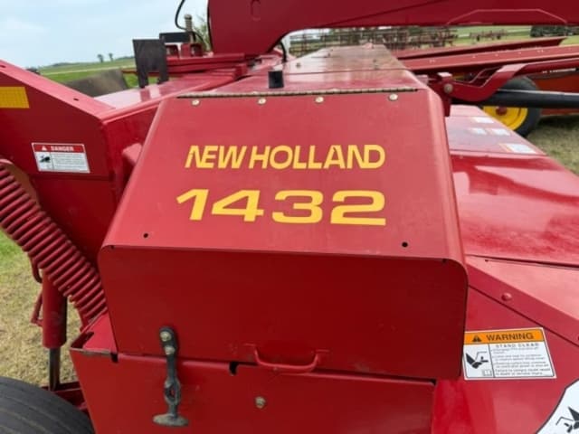 Image of New Holland 1432 equipment image 2