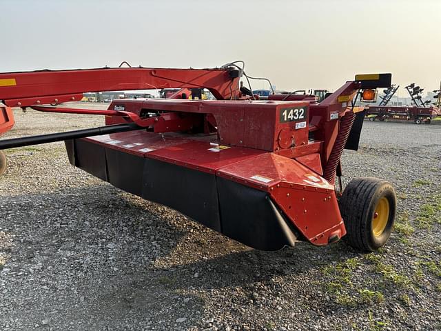 Image of New Holland 1432 equipment image 1