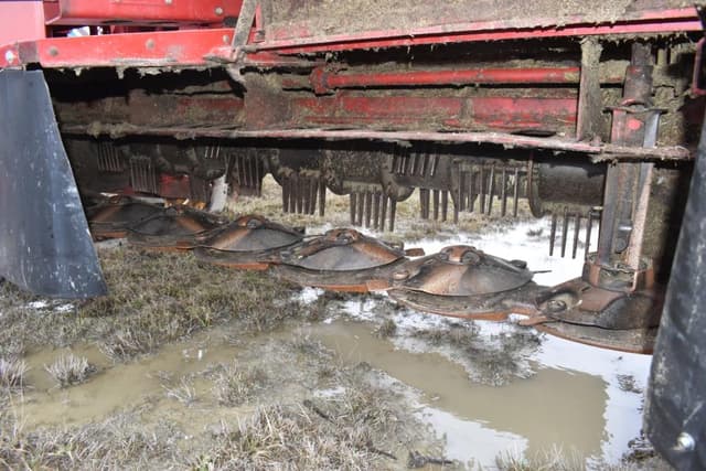 Image of New Holland 1432 equipment image 2