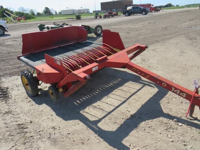 Image of New Holland 144 equipment image 1