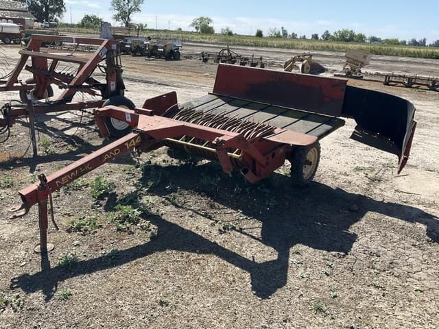 Image of New Holland 144 equipment image 2