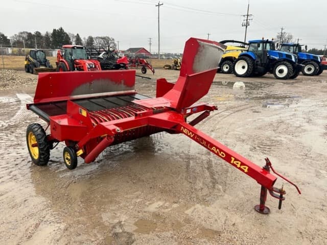 Image of New Holland 144 equipment image 2