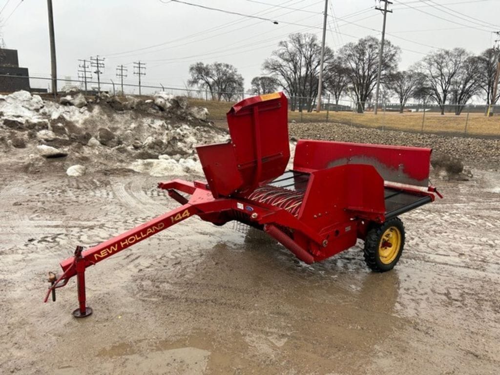 New Holland 144 Equipment Image0