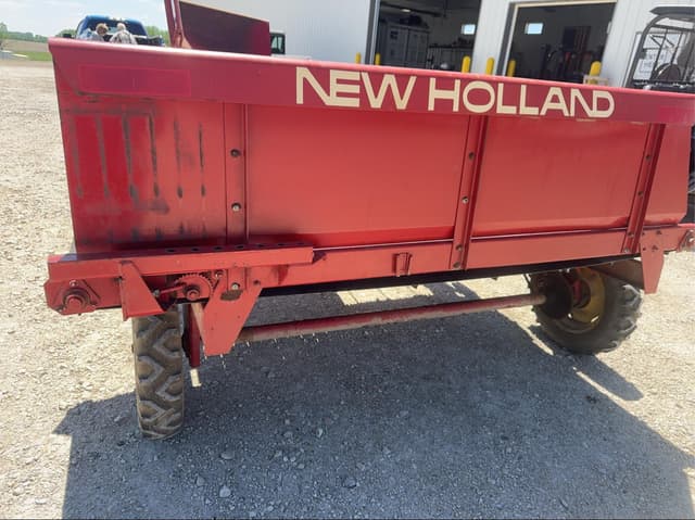 Image of New Holland 144 equipment image 3