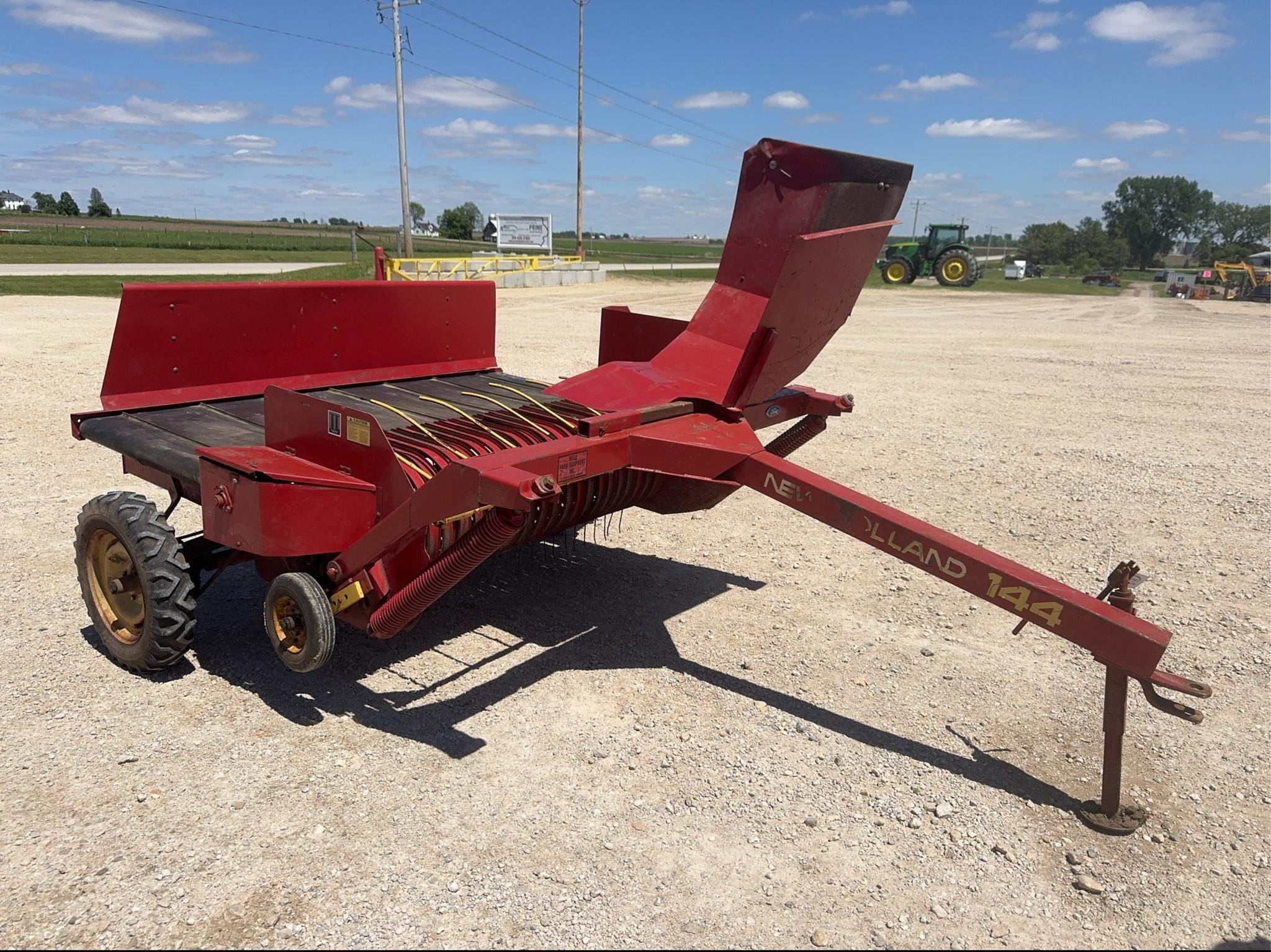 New Holland 144 Equipment Image0