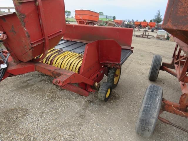 Image of New Holland 144 equipment image 1