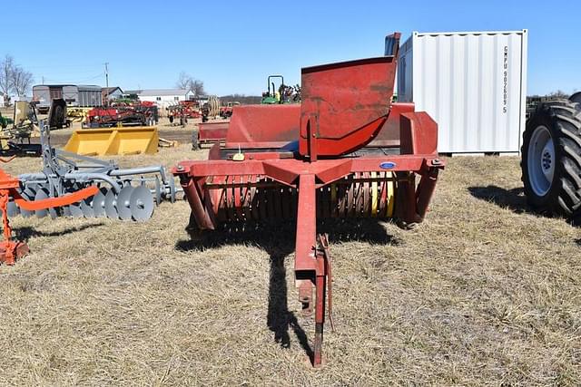 Image of New Holland 144 equipment image 1