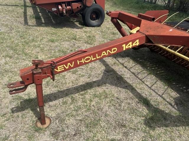 Image of New Holland 144 equipment image 2