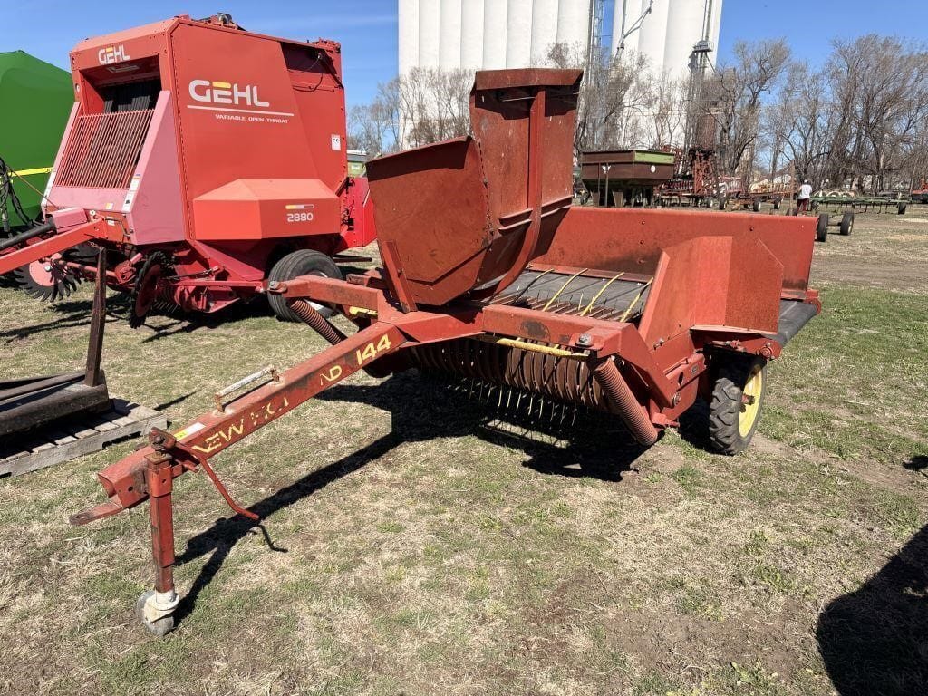 New Holland 144 Equipment Image0