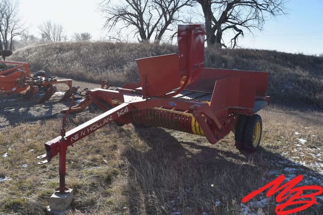 Image of New Holland 144 equipment image 2