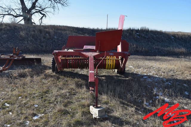 Image of New Holland 144 equipment image 1