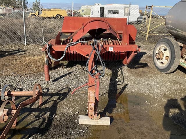 Image of New Holland 144 equipment image 1