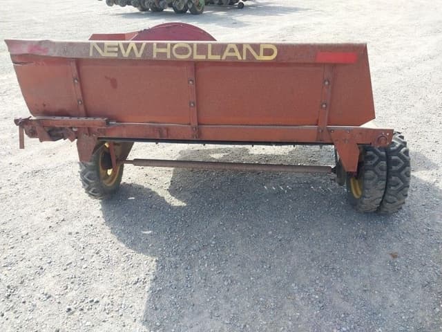 Image of New Holland 144 equipment image 4