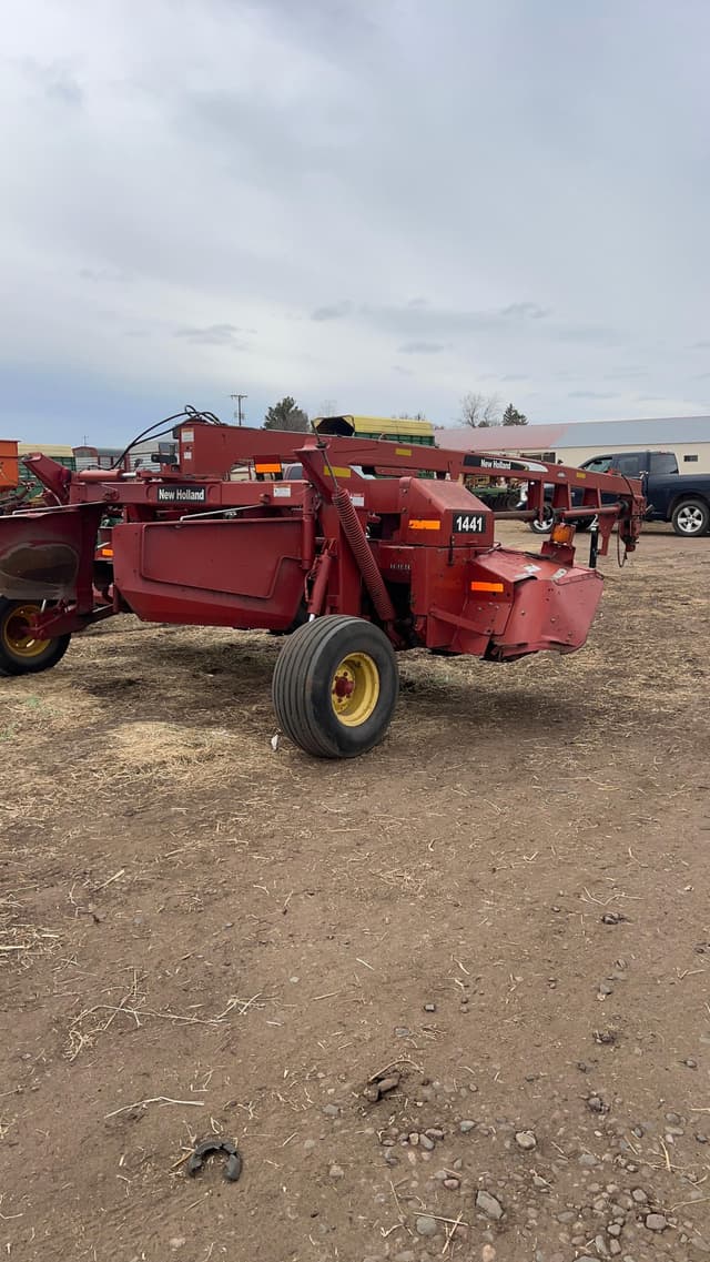 Image of New Holland 1441 equipment image 2