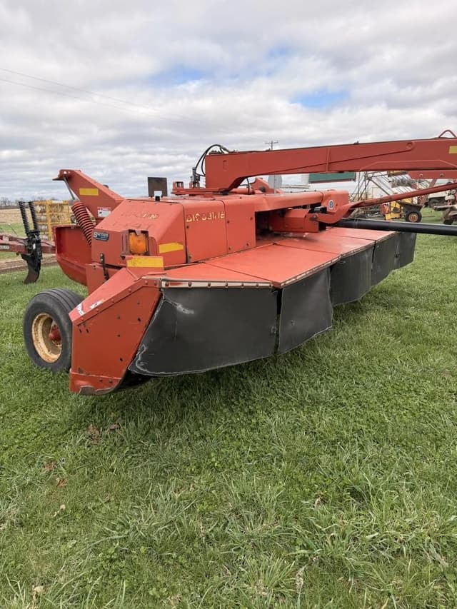 Image of New Holland 1441 equipment image 3