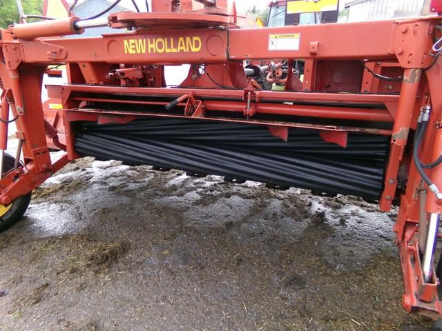 Image of New Holland 1441 equipment image 4