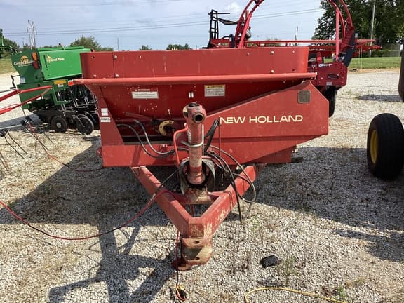 Image of New Holland 145 equipment image 2