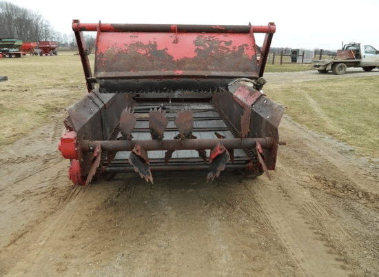 Image of New Holland 145 equipment image 2