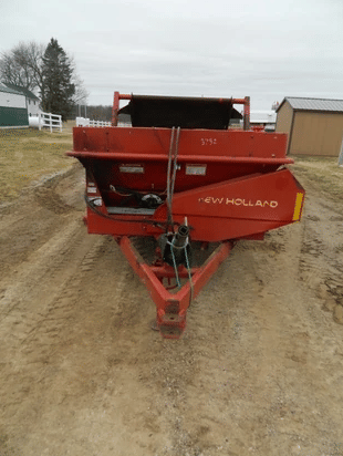 Image of New Holland 145 equipment image 4