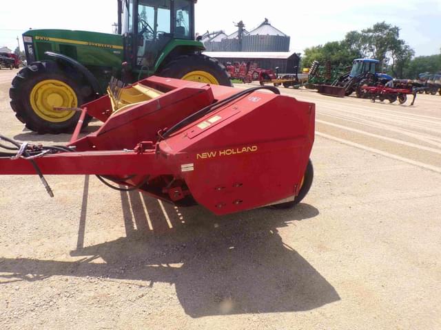 Image of New Holland 489 equipment image 3