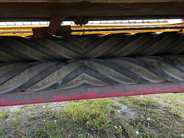 Image of New Holland 1465 equipment image 3