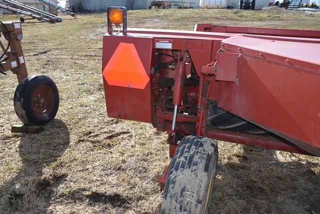 Image of New Holland 1465 equipment image 4