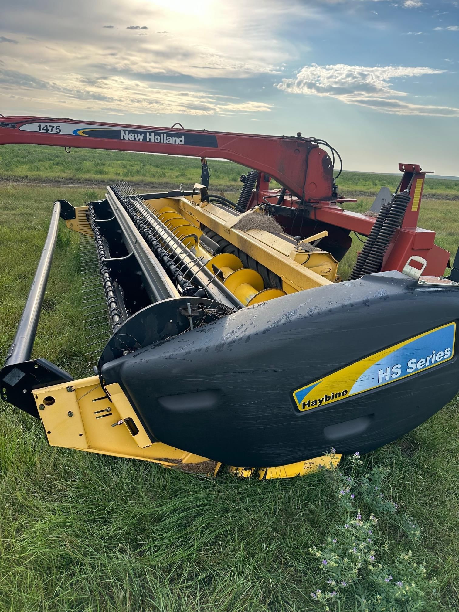 New Holland 1475 Equipment Image0