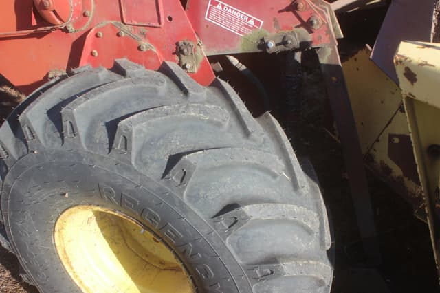 Image of New Holland 1495 equipment image 1