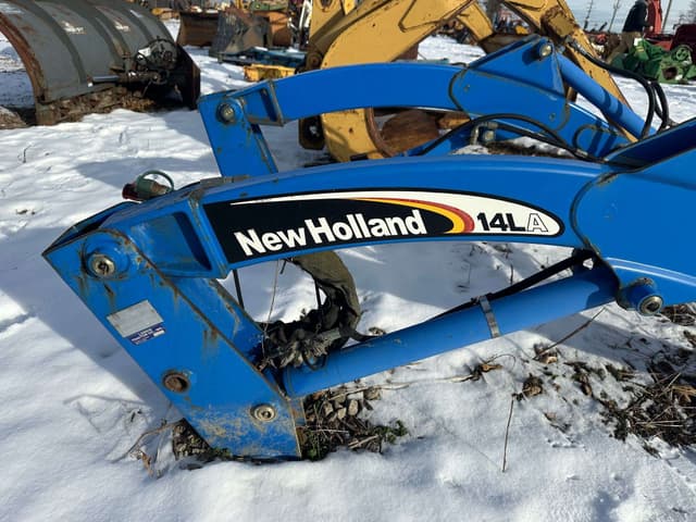 Image of New Holland 14LA equipment image 2
