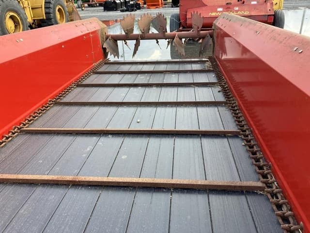 Image of New Holland 155 equipment image 2